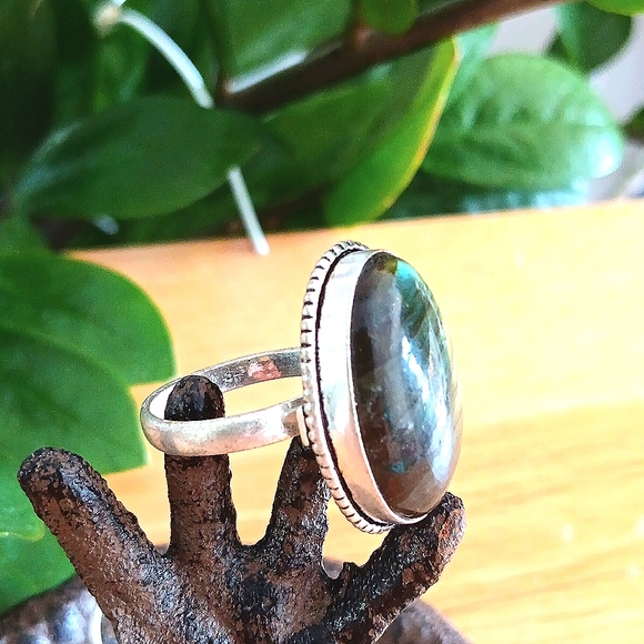 Labradorite Oval Sterling Silver Ring Size FREE SHIPPING‼️ - Picture 2 of 4